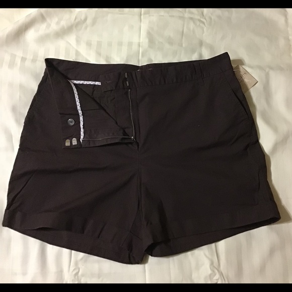 Covington Brown Sporty Short - Picture 2 of 4